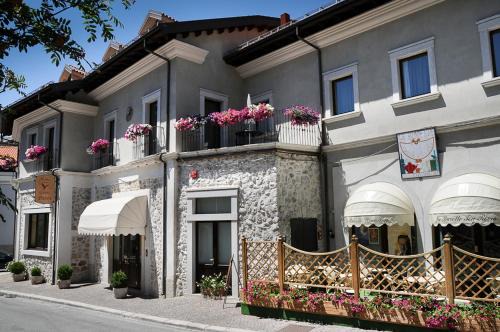 Pescasseroli Hotel | Delightful Hotel Garnì Posta: Family-Friendly Escape