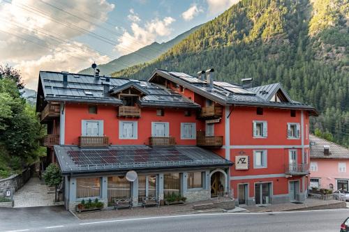 Fucine Hotel | Discover Hotel Garnì Zanella: Family-Friendly Comfort Awaits