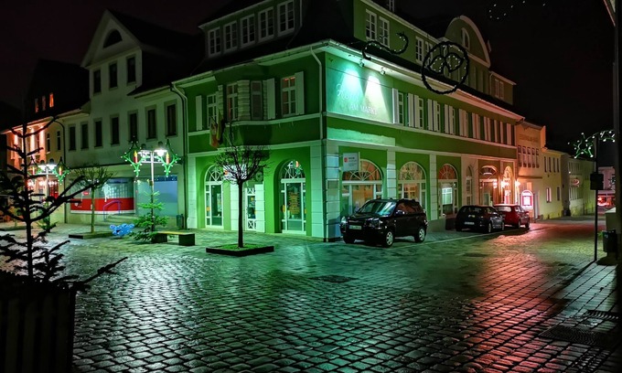 Neustadt bei Coburg Hotel | Discover Comfort at Hotel Garni am Markt with Breakfast & More