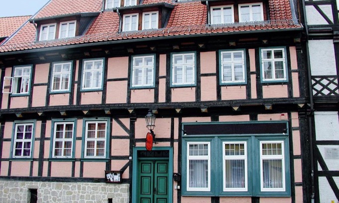 Quedlinburg House | Discover Hotel garni "Alter Fritz" with Hot Tub & Breakfast