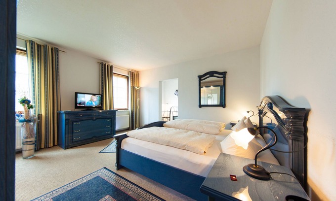 Mahlsdorf Hotel | Cozy Hotel Garni An der Weide with Breakfast & Family-Friendly