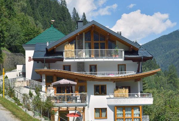 Kappl Hotel | Discover Hotel Garni Bergwelt: Oceanfront Oasis Awaits