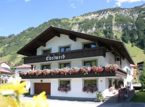 Lech am Arlberg House | Experience Hotel Garni Edelweiss: Rated 9/10 with Hot Tub