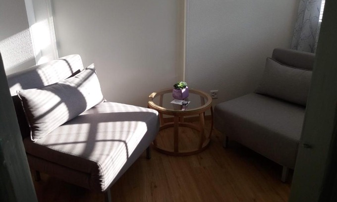 Uttwil House | Cozy Stay at Hotel Garni Frohsinn - Pet Friendly & Breakfast!