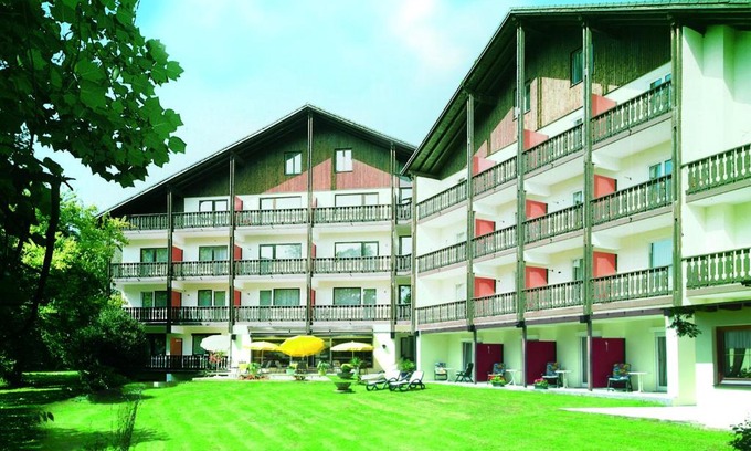 Safferstetten Hotel | Discover Hotel Garni Hubertushof: Pet-Friendly Retreat