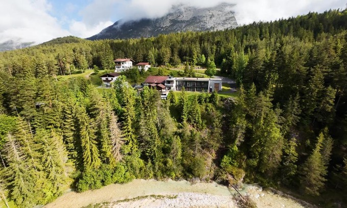 Scharnitz Bed & Breakfast | Guest Rated 10/10 at Hotel Garni Isarlodge Wiesenhof