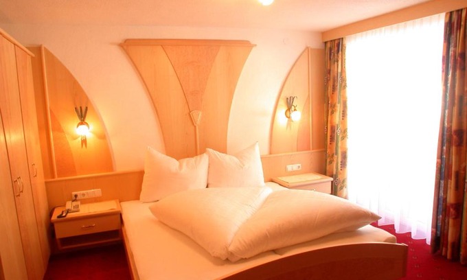 Ischgl Hotel | Top-Rated Hotel Garni Pradella with Spa and Hot Tub