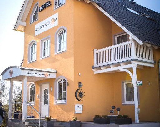 Gohren Hotel | Discover Hotel Garni Sonnenklahr: Ocean Views & Hot Tub