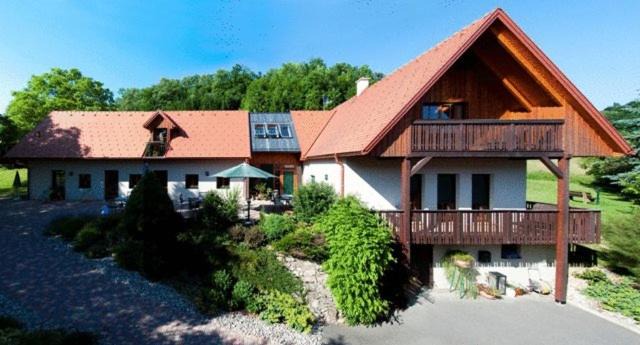Aflenz House | Discover Hotel Garni Winzerhof Hödl: Family-Friendly Retreat
