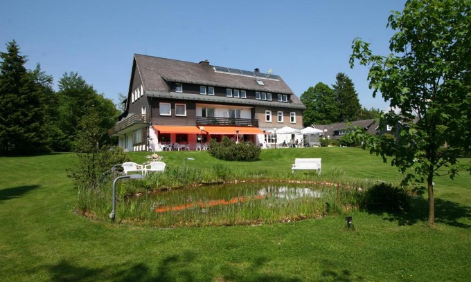 Jagdhaus Hotel | Pet-Friendly Hotel Gasthaus Tröster with Breakfast & Dining