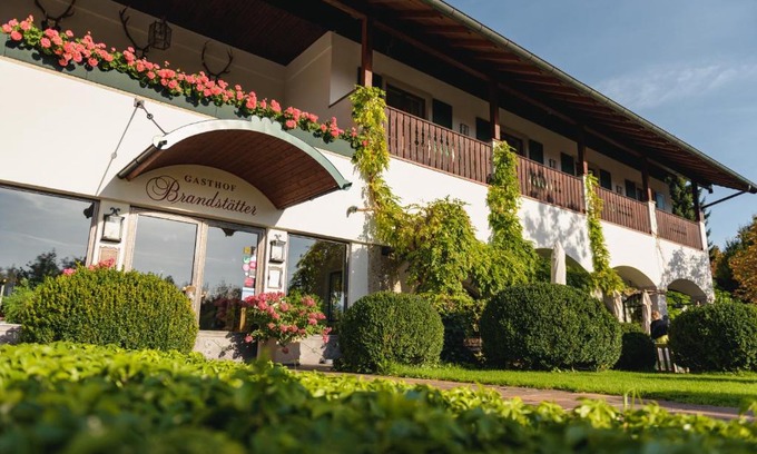 Liefering Hotel | Relax at Hotel Gasthof Brandstätter - 4-Star Oceanfront Retreat