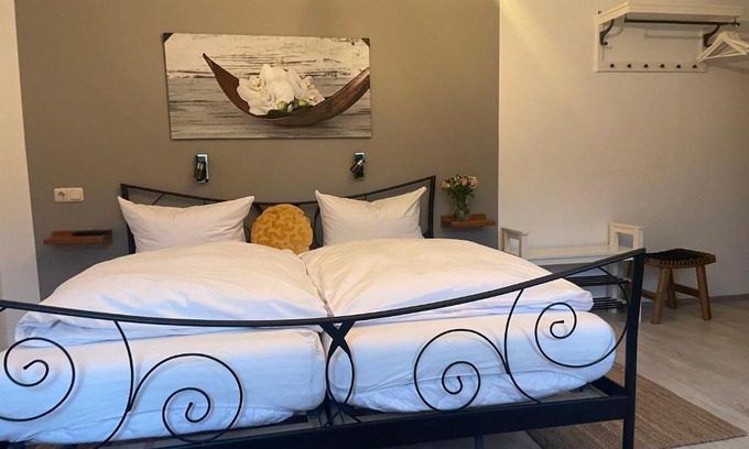 Freising Hotel | Cozy Hotel-Gasthof Grüner Hof with Oceanfront Views