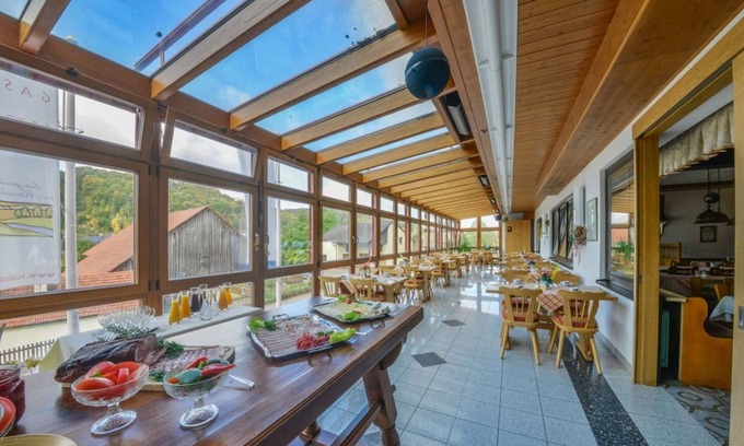 Enkering Hotel | Discover Hotel Gasthof Heckl: Family-Friendly Getaway