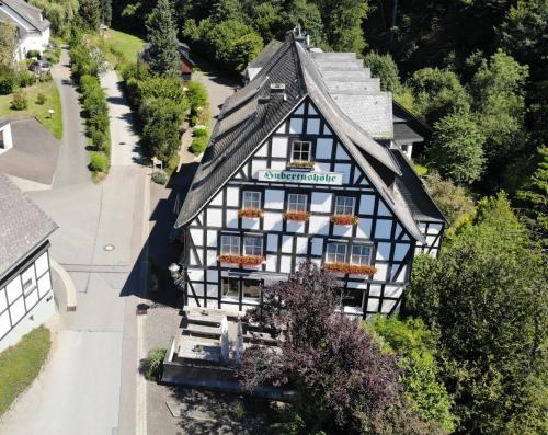 Latrop Hotel | Pet-Friendly Getaway at Hotel & Gasthof Hubertushöhe