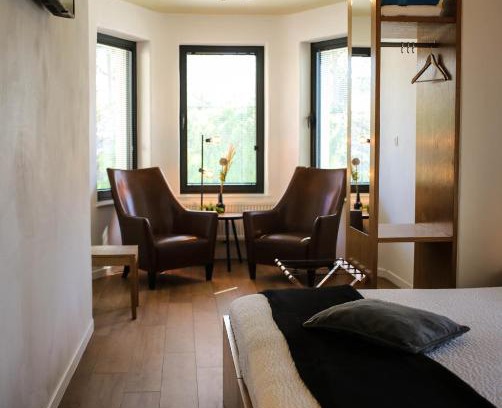 Erpe-Mere Hotel | Discover Hotel Gasthof Kapelhof: Pet-Friendly Bliss