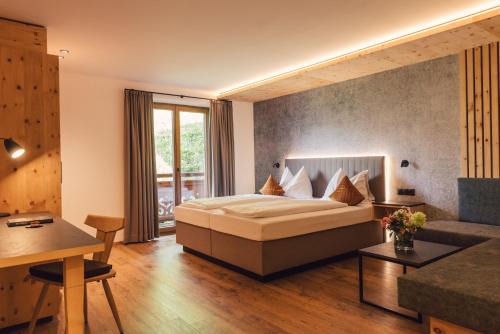 Stumm House | Experience Oceanfront Bliss at Hotel Märzenklamm