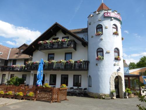 Gruenhaid Hotel | Discover Hotel Gasthof Turm: Pet-Friendly & Family Fun
