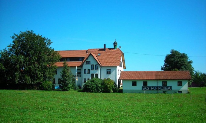 Kisslegg Hotel | Pet-Friendly Hotel Gasthof zum Neubau with Hot Tub & Breakfast