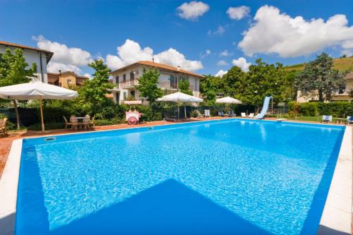 San Lorenzo in Campo Hotel | Discover Hotel Giardino: Oceanfront Bliss Awaits You