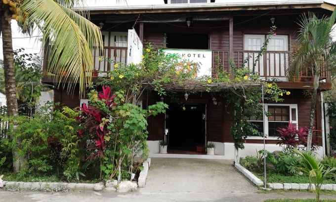 Puerto Barrios Hotel | Relaxing Getaway at Hotel Gil Resort with Spa & Dining