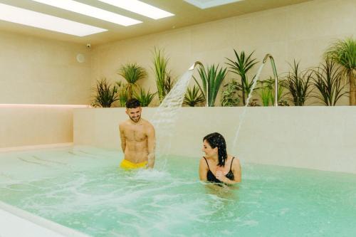 Hodmezovasarhely Hotel | Welcoming Hotel Ginkgo: Top-Rated Stay with Hot Tub and More