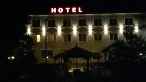 Wloclawek Hotel | Discover Comfort at Hotel Gościniec with Hot Tub & Pool