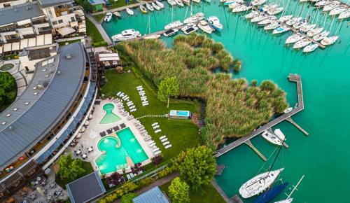 Balatonfured Hotel | Discover Hotel Golden Lake Resort: Oceanfront Bliss Awaiting
