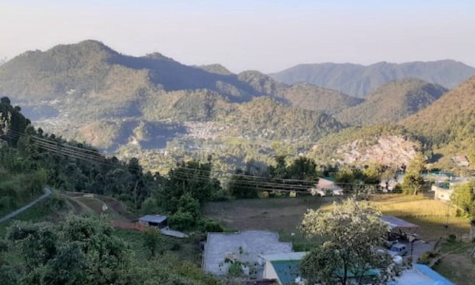 Bhimtal Resort | Relax at Hotel Goludev Valley View with Spa and Hot Tub