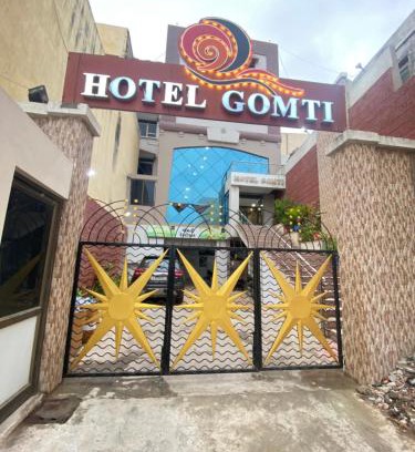 Dwarka Hotel | Oceanfront Comfort at Hotel Gomti Dwarka with Breakfast