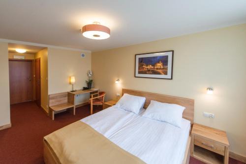 Gorzow Wielkopolski Hotel | Pet-Friendly Hotel Gorzów: Family Comfort & Convenience