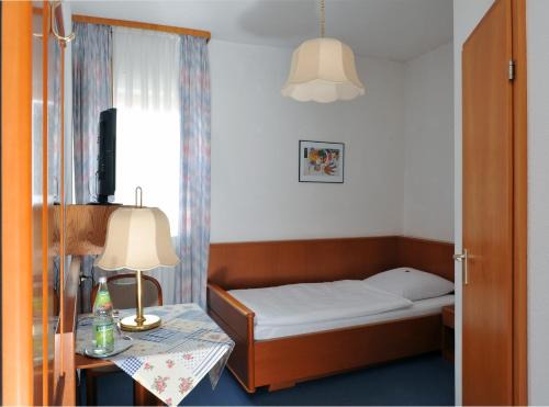 Pommersfelden Hotel | Inviting Hotel Grüner Baum with Ocean View & Pet-Friendly Amenities