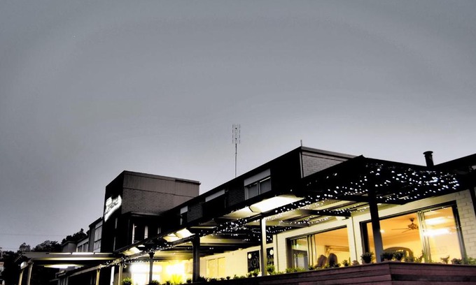Parkes Hotel | Discover Hotel Gracelands: 4-Star Family-Friendly Stay
