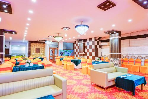 Old Gurgaon Hotel | Discover Hotel Gracious: Family-Friendly with Top Ratings
