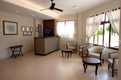 Concepcion del Uruguay Hotel | Discover Hotel Gran Litoral: Pet-Friendly Oceanfront Retreat