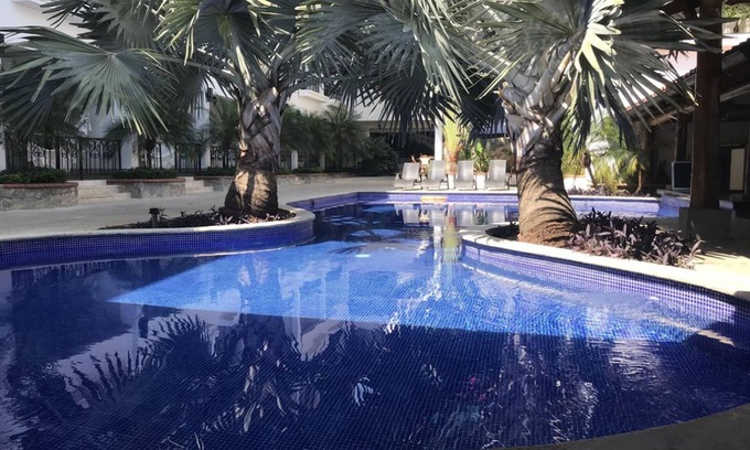 Santiago Hotel | Discover Comfort at Hotel Gran David with Pool and Spa
