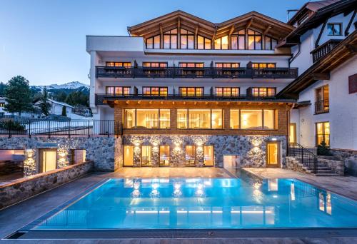 Pettneu am Arlberg Hotel | Experience Oceanfront Bliss at Hotel Gridlon - 4 Stars