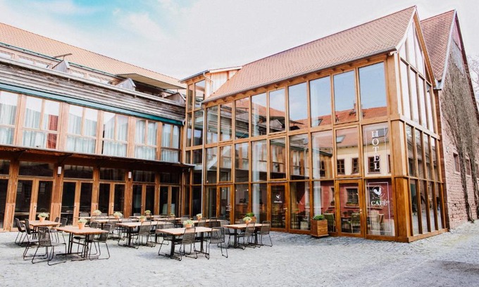 Gruendau Hotel | Discover Hotel Gut Hühnerhof: Family-Friendly Retreat