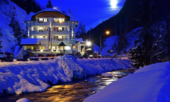 Kappl Hotel | Experience Hotel Höllroah: 4-Star Comfort with Spa & Dining
