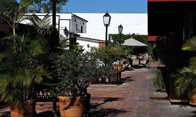 Oaxaca Hotel | Poolside Relaxation at Hotel Hacienda - Rated 8.8/10