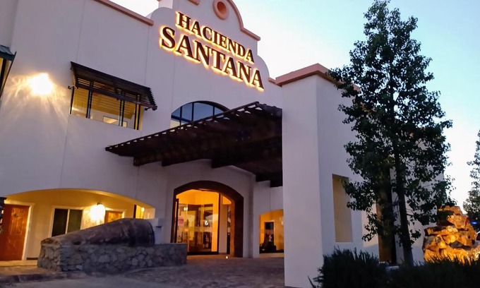 Tecate Hotel | Pet-Friendly Hotel Hacienda Santana with Oceanfront Views