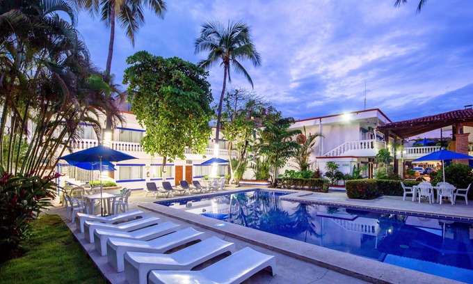 Diaz Ordaz Hotel | Relax at Hotel Hacienda Vallarta Playa Las Glorias