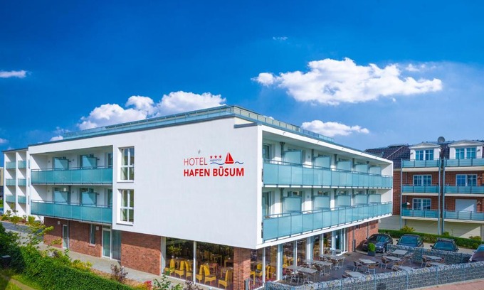 Busum Hotel | Discover Hotel Hafen Büsum: Family-Friendly & Accessible Stay