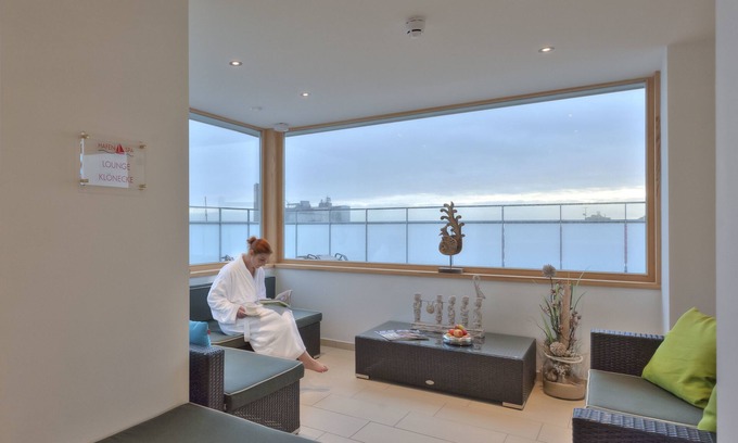 Busum Hotel | Discover Hotel Hafen Büsum: Rated 9.2 with Spa & Family Perks