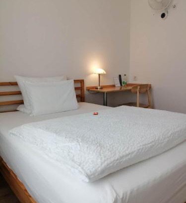 Wuppertal Hotel | Discover Hotel Hanseatic-garni: Rated 8/10 by Guests