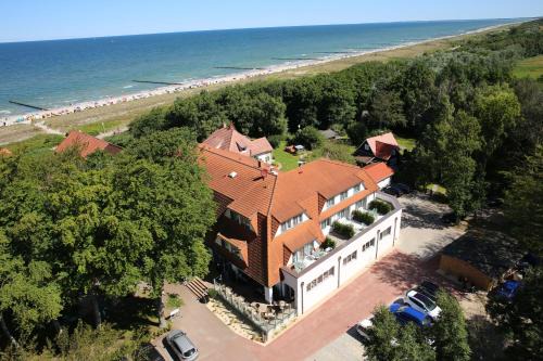 Graal Mueritz Hotel | Oceanfront Hotel Haus am Meer - Rated 9/10 by Guests