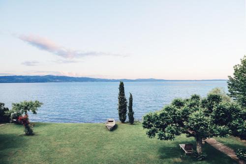 Nonnenhorn Hotel | Idyllic Hotel Haus am See: Oceanfront Bliss & Spa Retreat