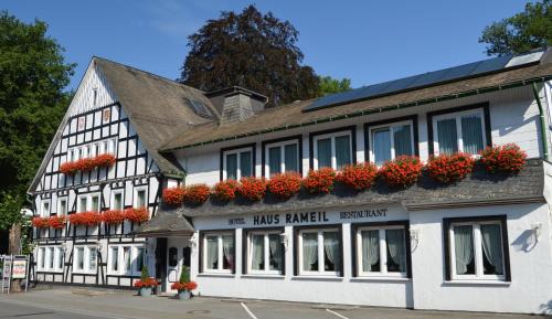 Saalhausen Hotel | Discover Hotel Haus Rameil: Family-Friendly & Pet Welcoming