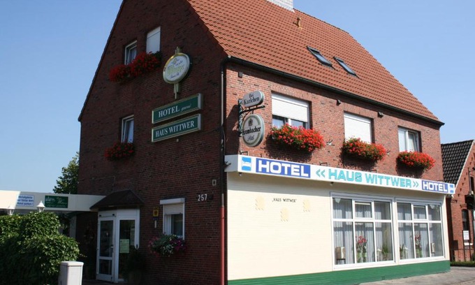 Emden Hotel | Pet-Friendly Hotel Haus Wittwer: Ideal for Families