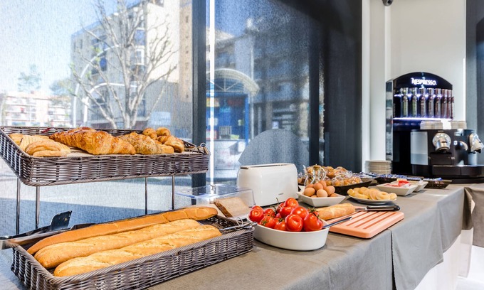 Mollet del Valles Hotel | Discover Comfort at Hotel HC Mollet Barcelona
