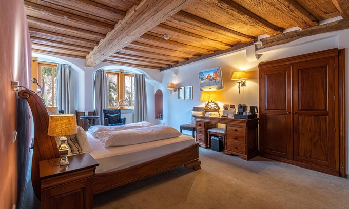 Rothenburg Old Town Hotel | Elegant Hotel Herrnschloesschen: Spa & Family-Friendly Stay